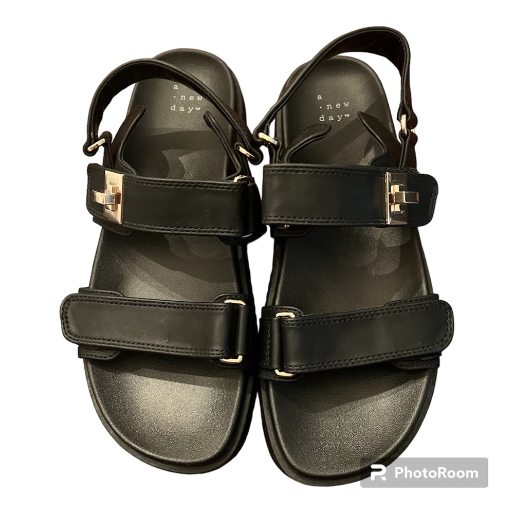 NWOT A New Day Women’s Adjustable Strap Platform Sandals with buckle detail 7.5